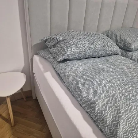 شقة 110m2 Aircondition 2 Bedroom *