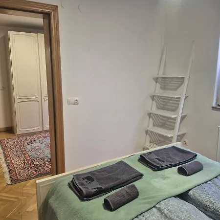 110m2 Aircondition 2 Bedroom