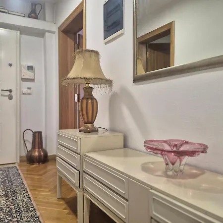 110m2 Aircondition 2 Bedroom Lägenhet Sarajevo