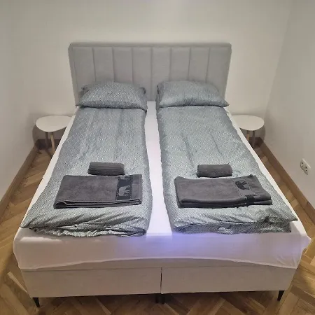 شقة 110m2 Aircondition 2 Bedroom *