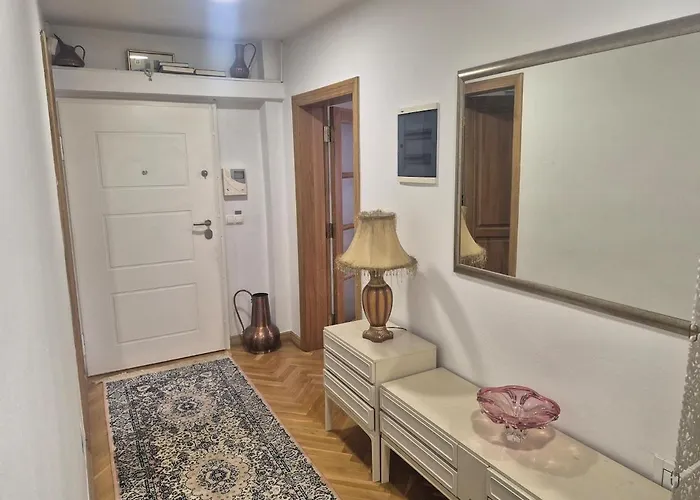 110m2 Aircondition 2 Bedroom Apartamento