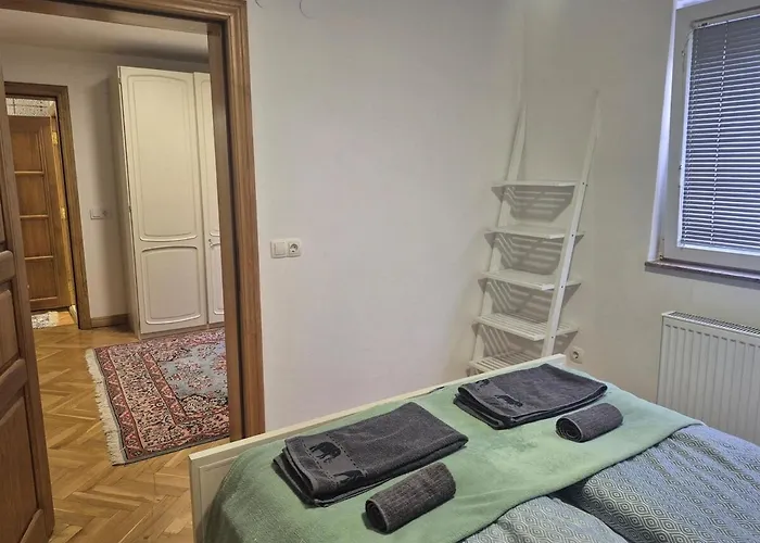 110m2 Aircondition 2 Bedroom